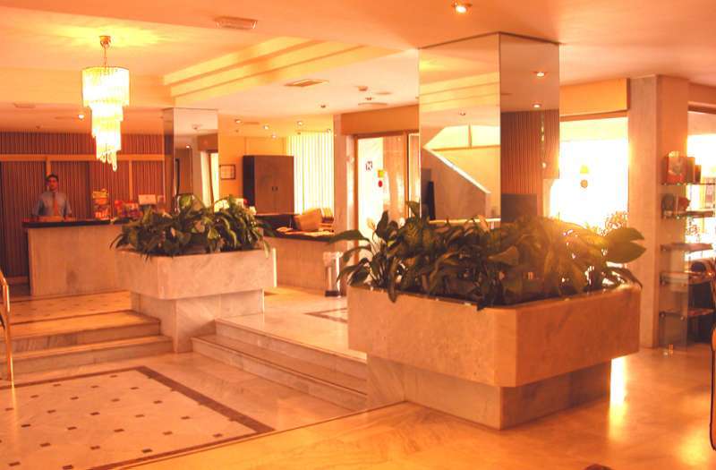 Hotel El Faro Марбелья Интерьер фото